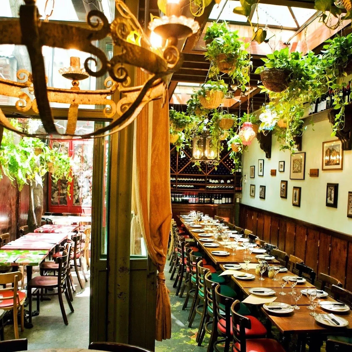 Lil' Frankie's, photo 1