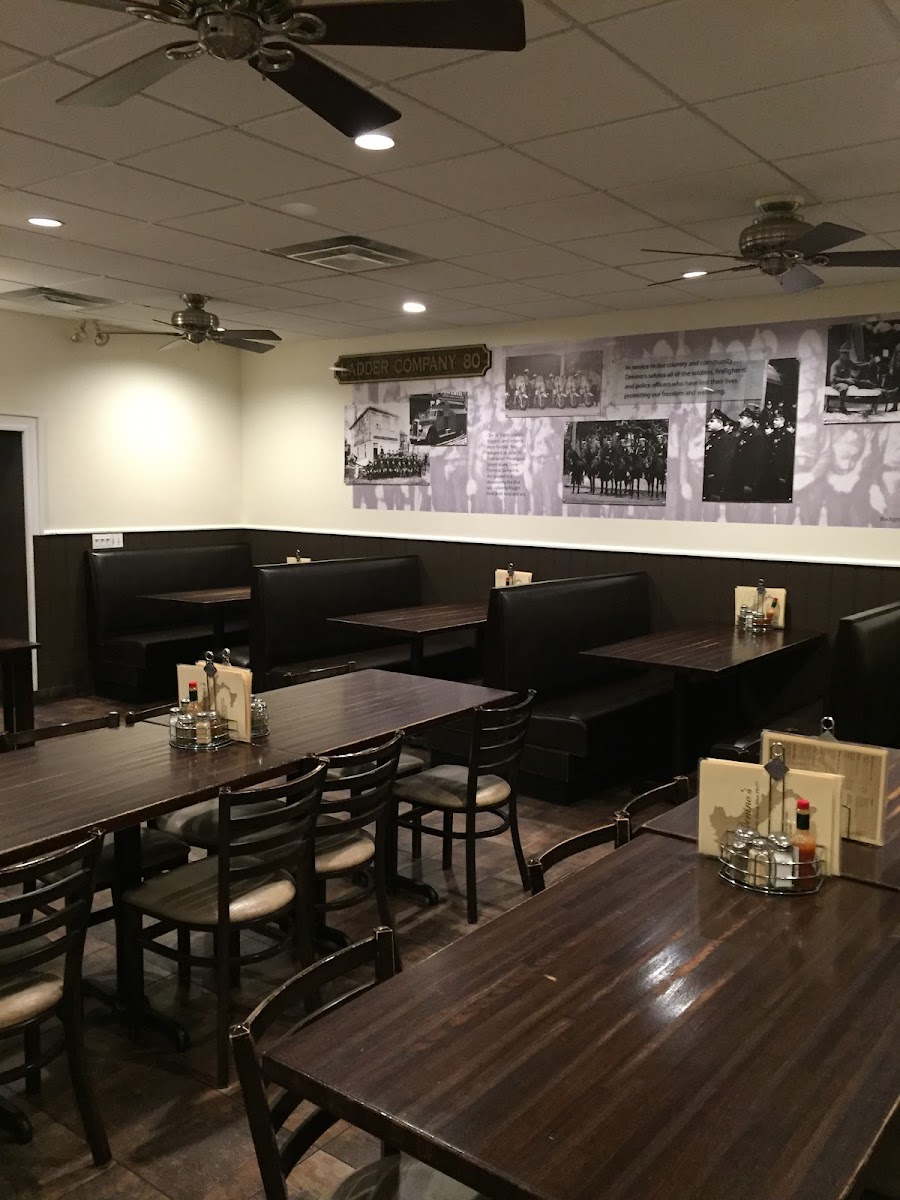 Denino's Pizzeria Tavern, photo 2