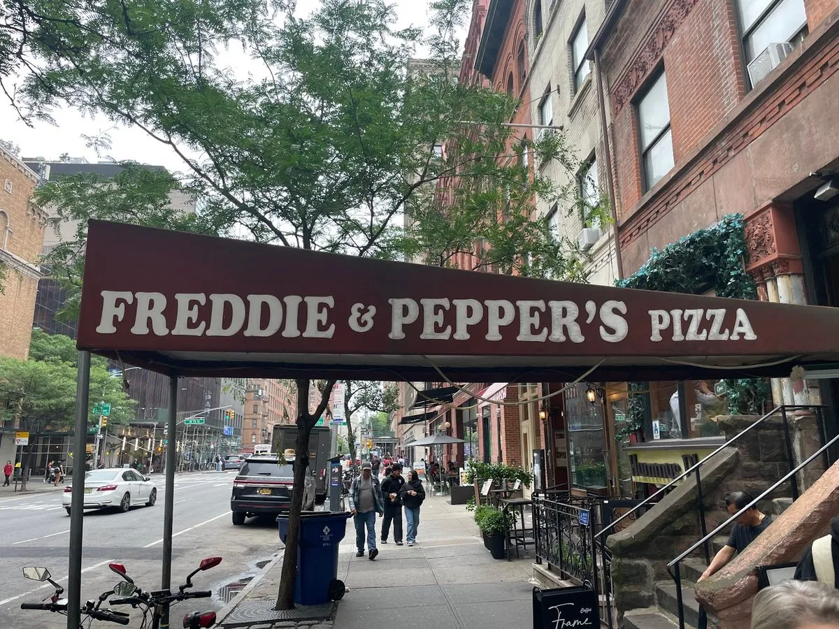 Freddie & Pepper's, photo 1