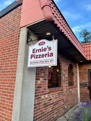 Ernie’s Pizzeria