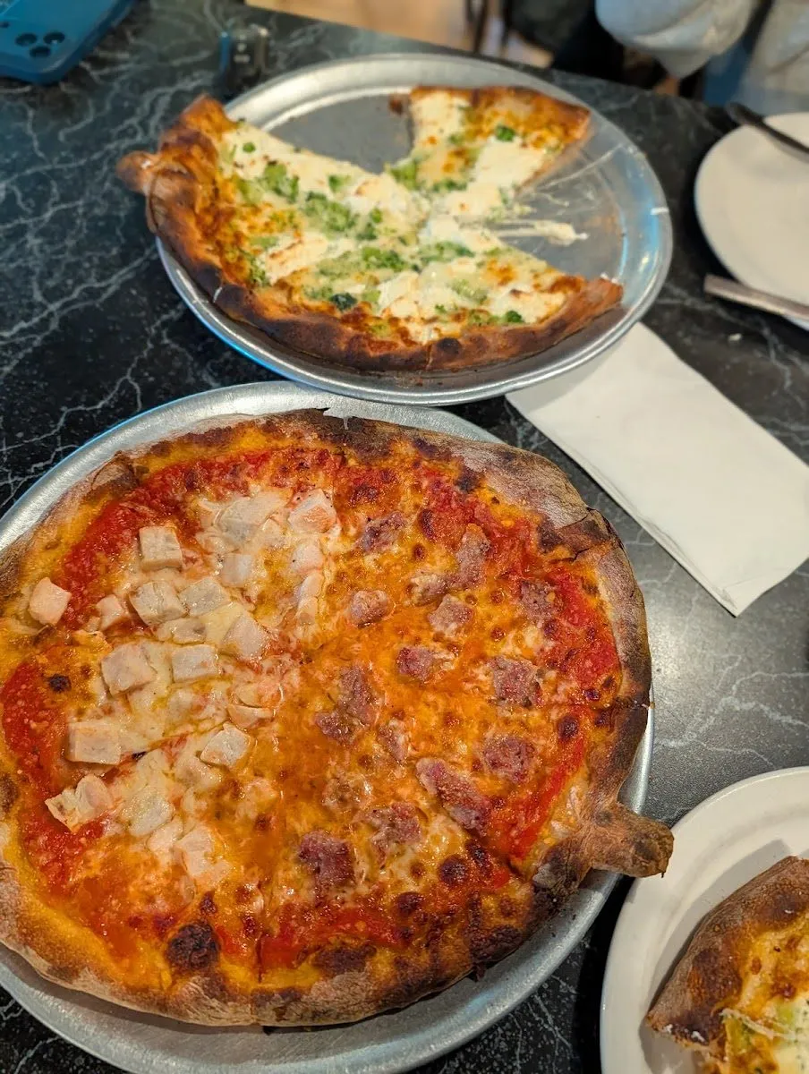 Mike's Apizza & Restaurant, photo 3
