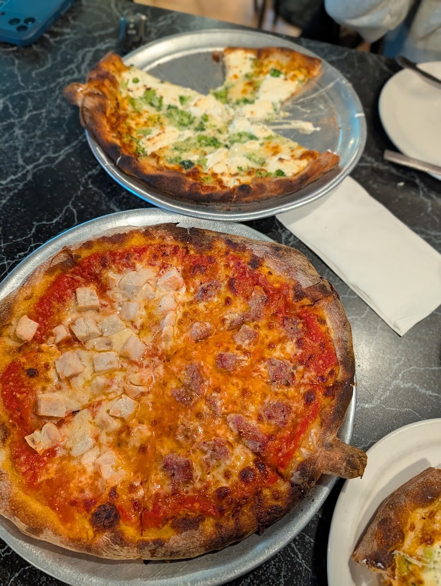 Mike's Apizza & Restaurant, photo 3