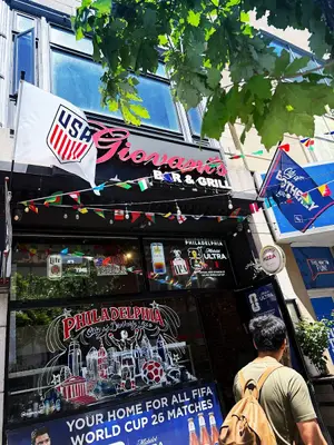 Giovani's Bar & Grill
