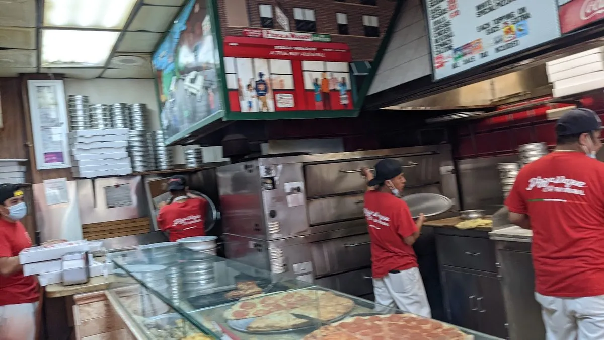 Pizza Wagon, photo 2