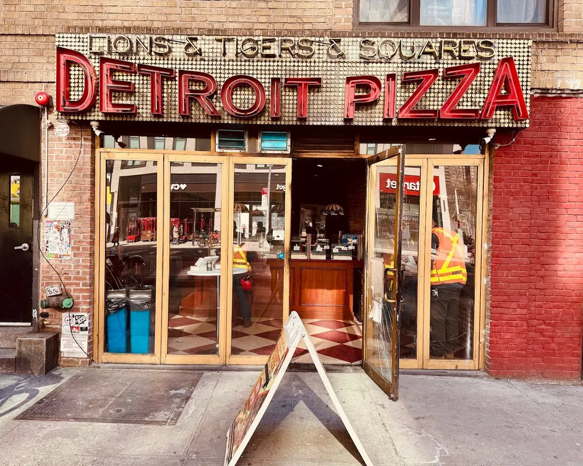 Lions & Tigers & Squares Detroit Pizza, photo 1