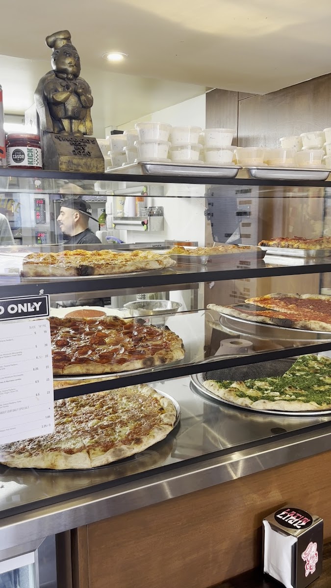 Vincenzo's Pizza, photo 2