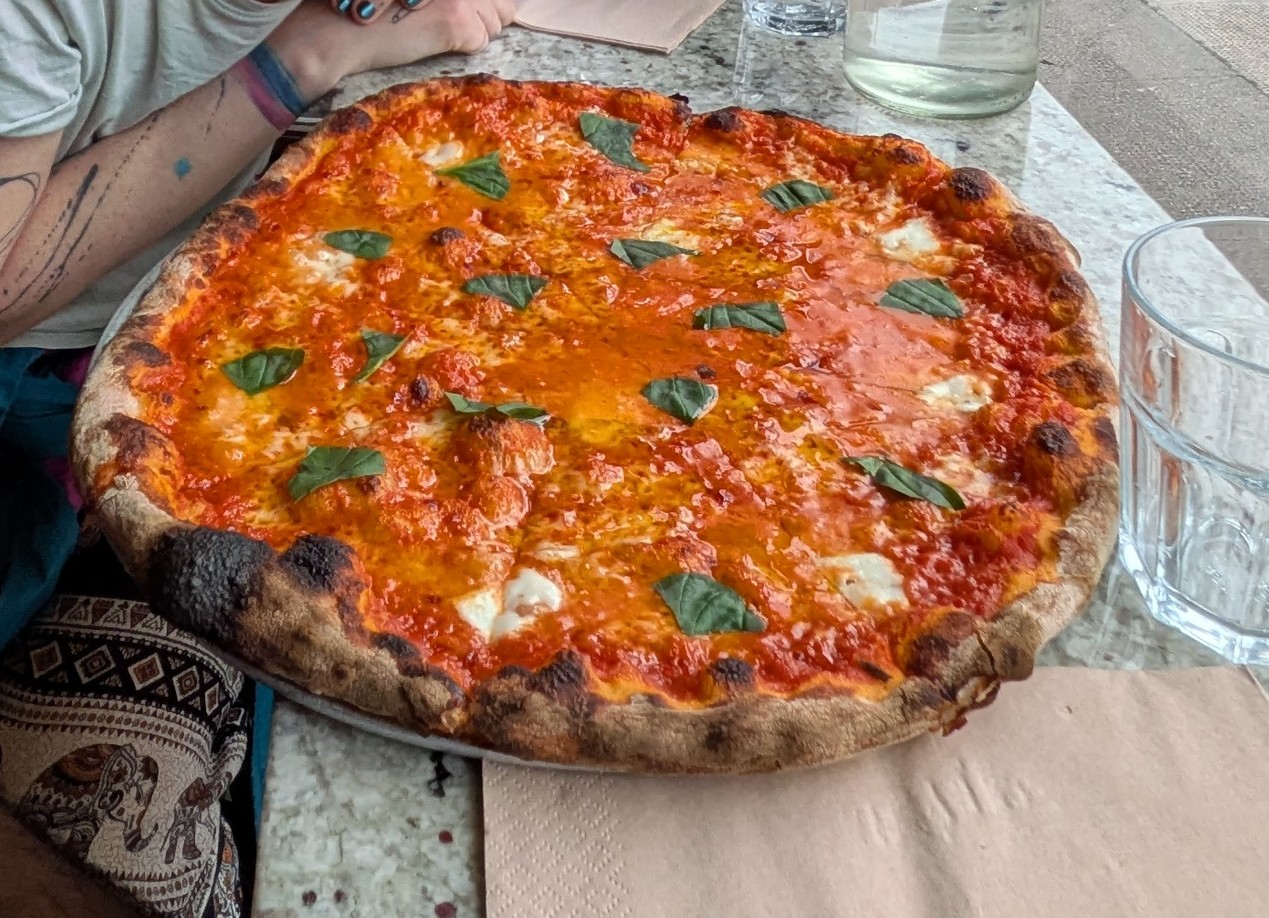 Errol's Hot Pizza, photo 2