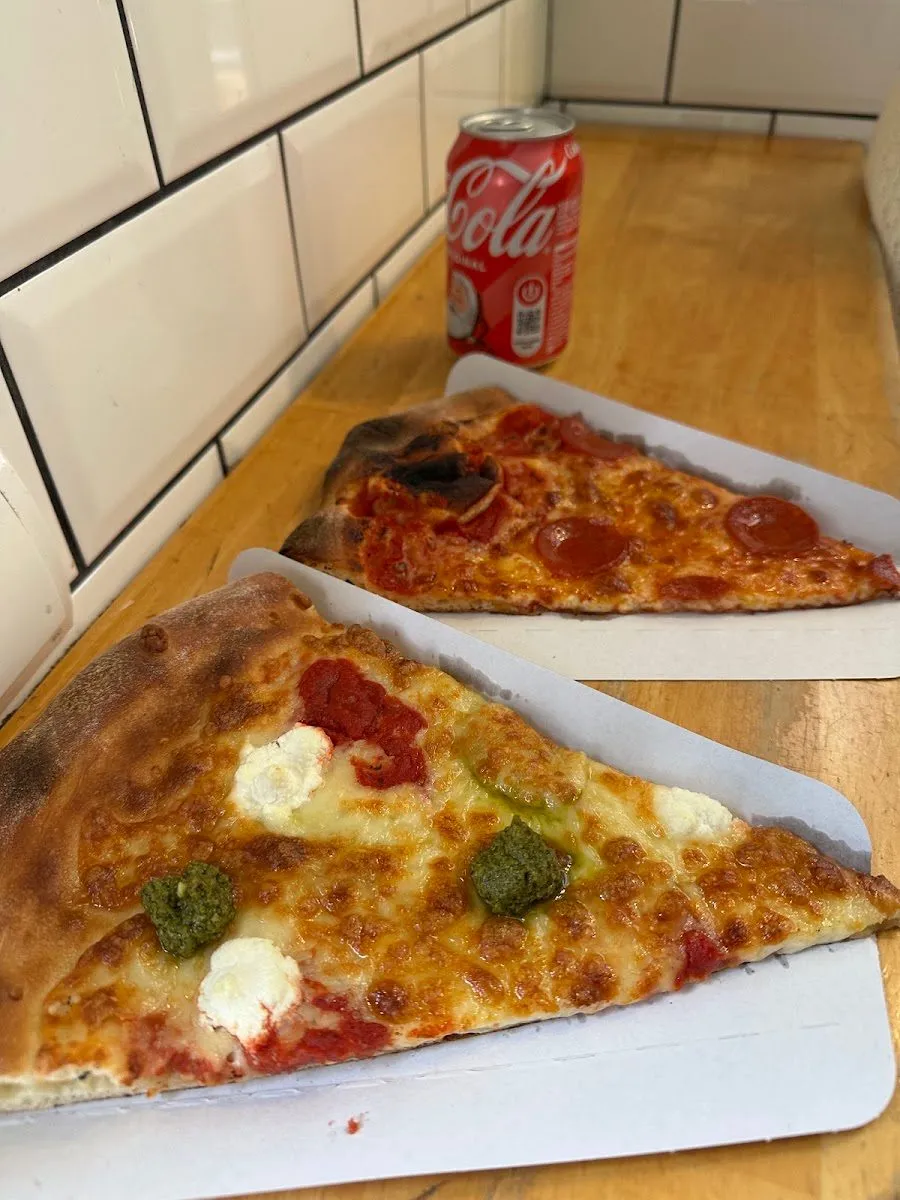 Slice of New York Pizza Sevilla, photo 3