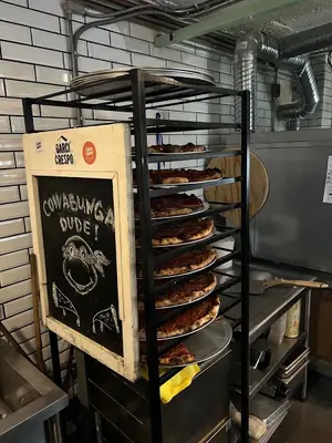 Hank's Pizza Choza