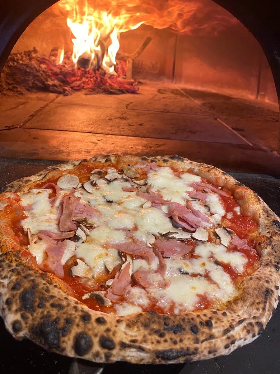 Little Furnace Wood Fired Pizzas, photo 2