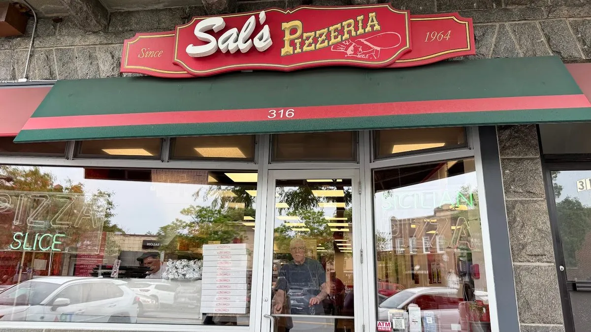 Sal's Pizzeria, photo 1