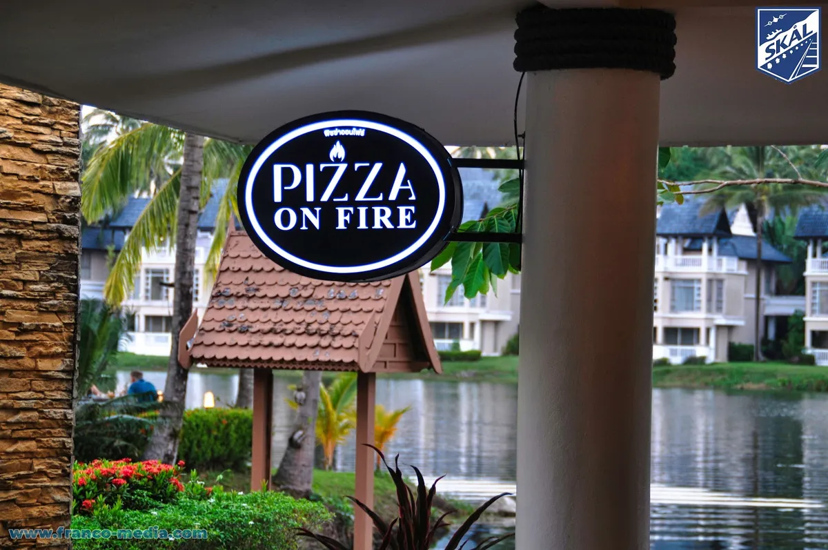 Pizza on Fire, photo 1