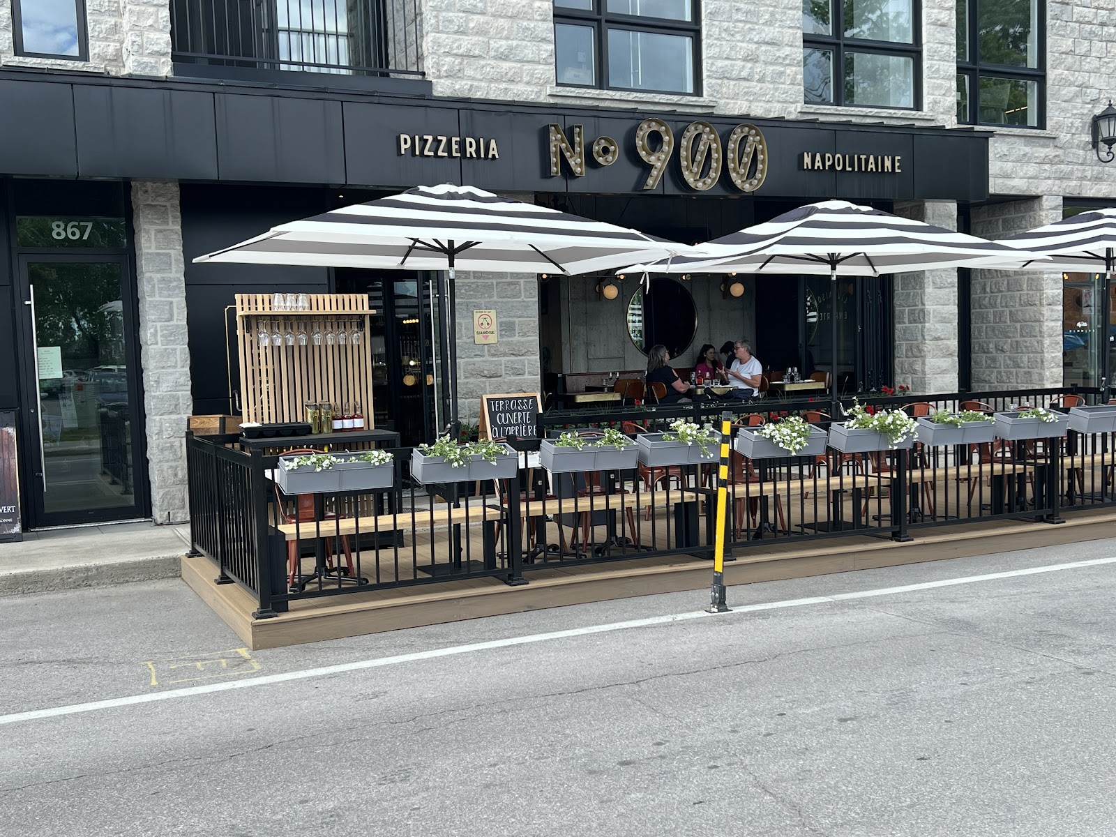 No 900 Terrebonne
